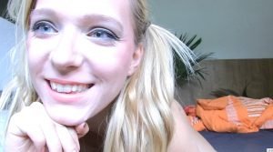 A Heap Of Shit From a Posh Blonde – Full HD 1080p (Shitting with Pissing From Cute Teen)